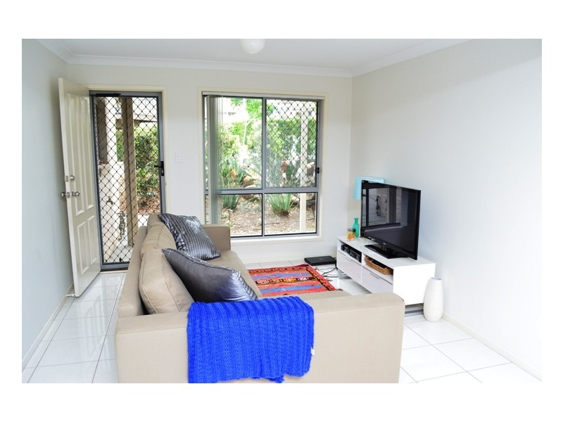 30 Carmarthen Circ, Pacific Pines QLD 4211