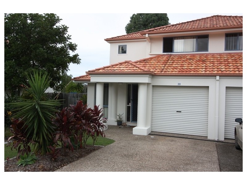 30/2 STUDIO DR, Pacific Pines QLD 4211