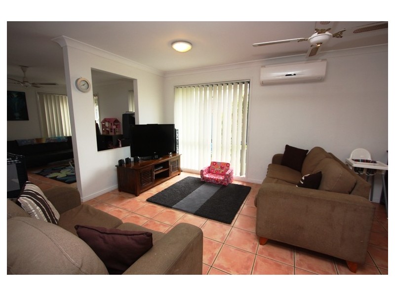 30/2 STUDIO DR, Pacific Pines QLD 4211