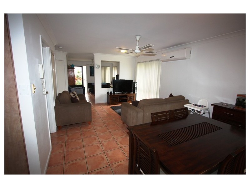 30/2 STUDIO DR, Pacific Pines QLD 4211