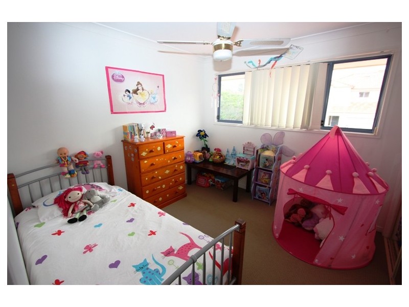 30/2 STUDIO DR, Pacific Pines QLD 4211