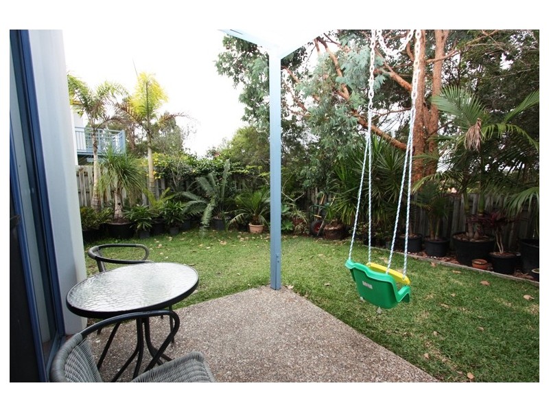 30/2 STUDIO DR, Pacific Pines QLD 4211