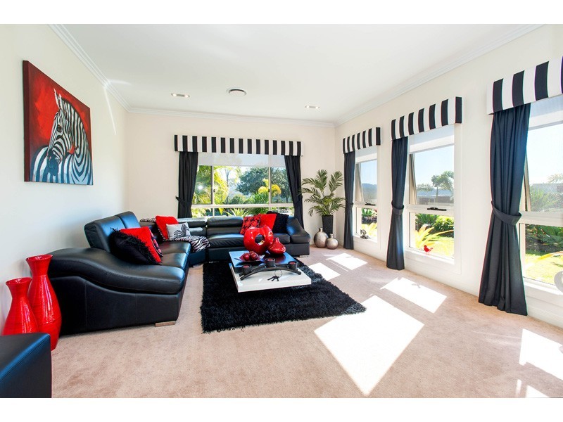 1 Zenith Cres, Pacific Pines QLD 4211