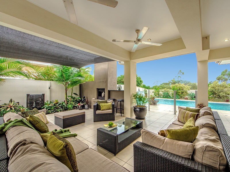 1 Zenith Cres, Pacific Pines QLD 4211