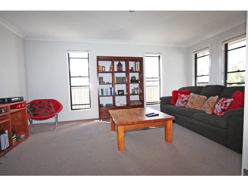 9 Morning Sun Ct, Maudsland QLD 4210