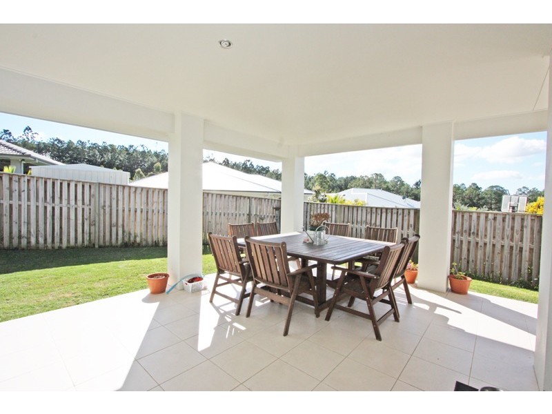 9 Morning Sun Ct, Maudsland QLD 4210