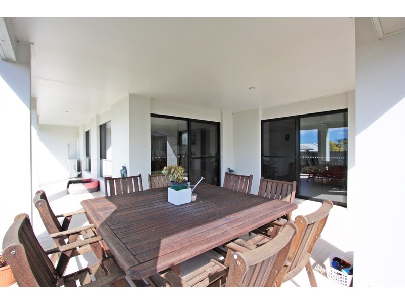 9 Morning Sun Ct, Maudsland QLD 4210