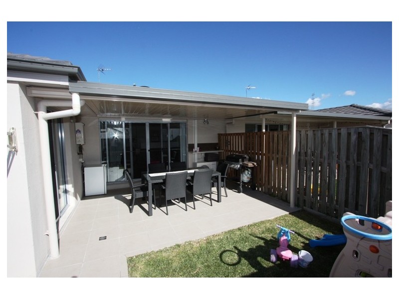 5 Gascoyne st, Pacific Pines QLD 4211
