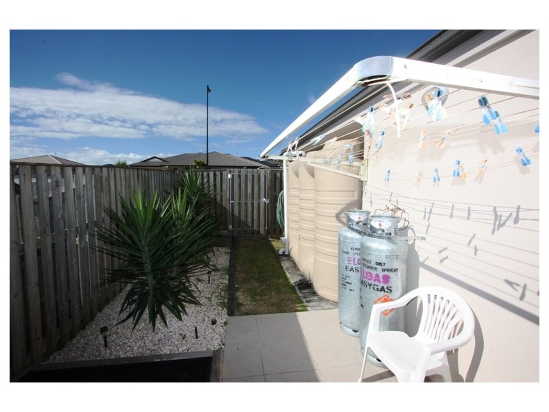 5 Gascoyne st, Pacific Pines QLD 4211