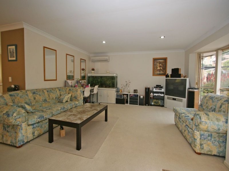 39 Capricorn Dr, Pacific Pines QLD 4211