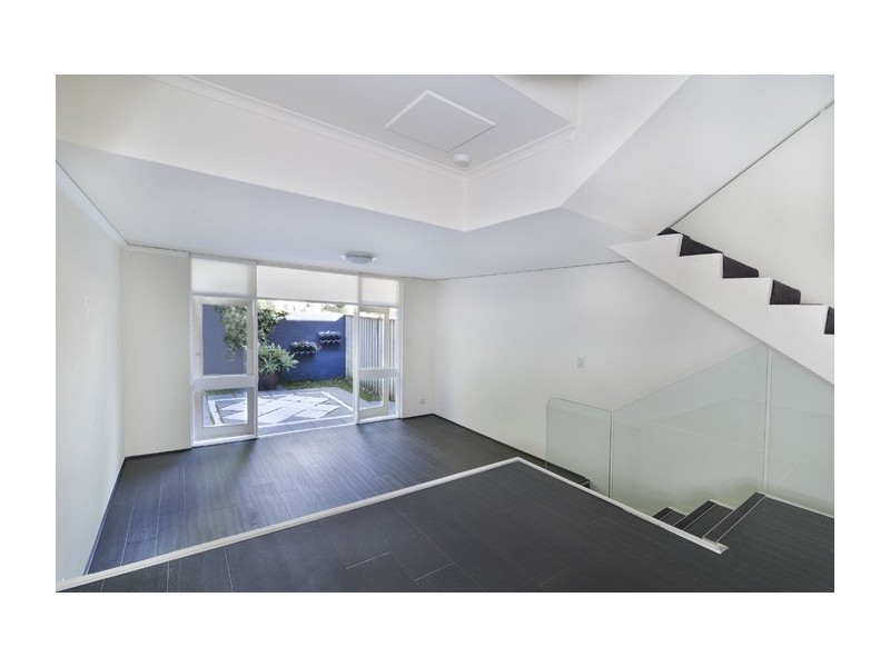 2/2 Trafalgar Street, Crows Nest NSW 2065