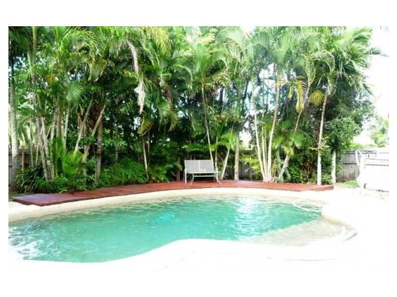 2 Leister Court, Bucasia QLD 4750