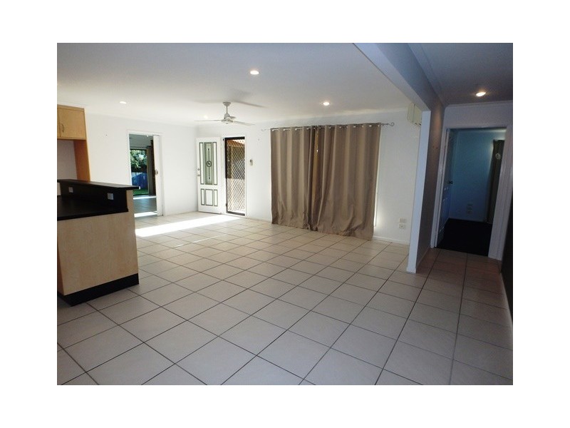 2 Leister Court, Bucasia QLD 4750
