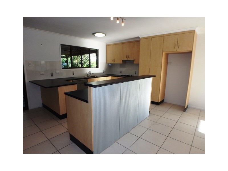 2 Leister Court, Bucasia QLD 4750