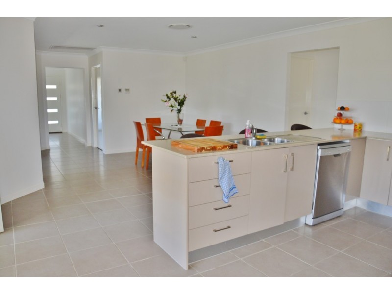 26 Monterrico Circuit, Beaconsfield QLD 4740