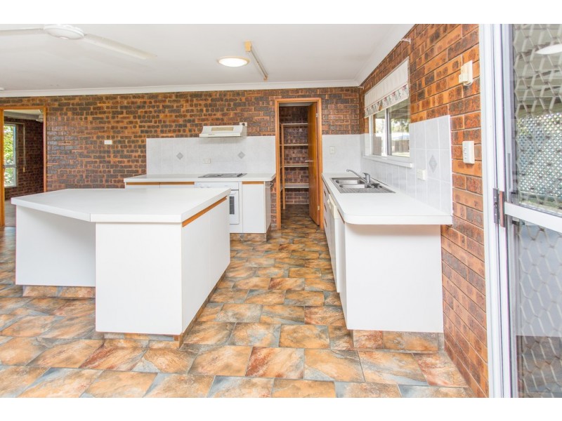 2 Tammy Court, Ooralea QLD 4740