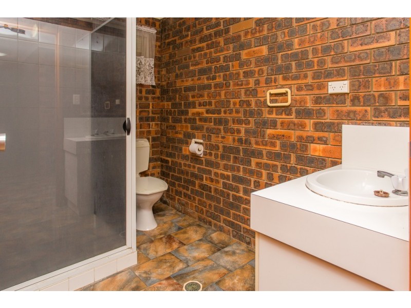 2 Tammy Court, Ooralea QLD 4740