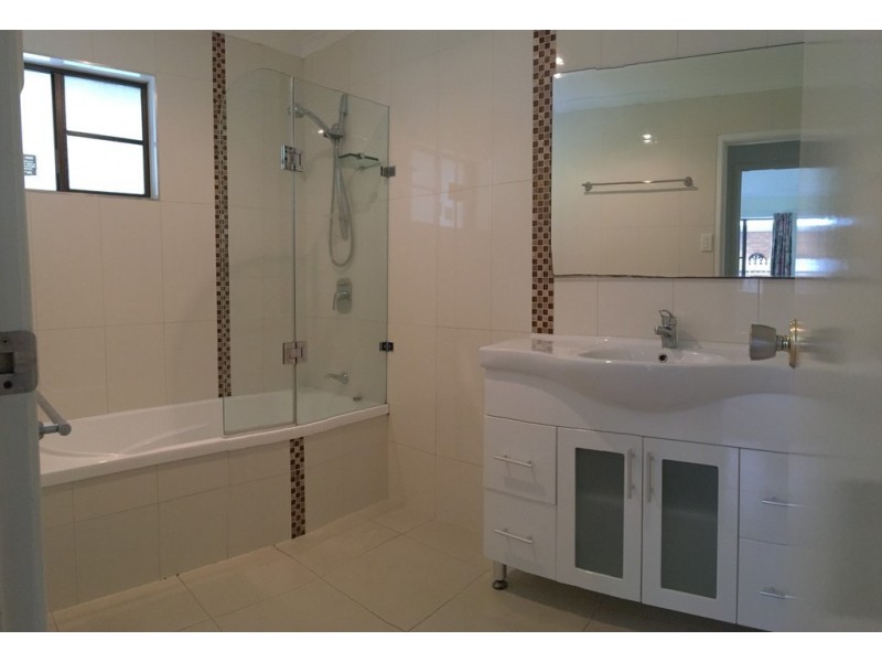 11 Prudhoe Street, East Mackay QLD 4740