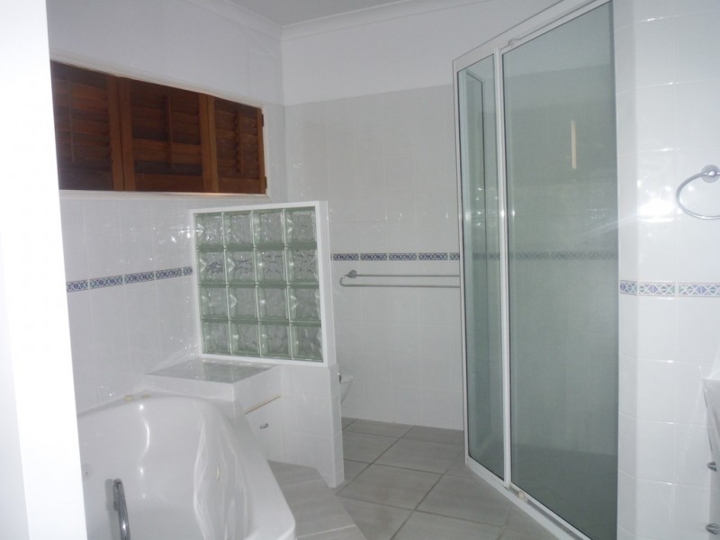 37 Beach Road, Dolphin Heads QLD 4740