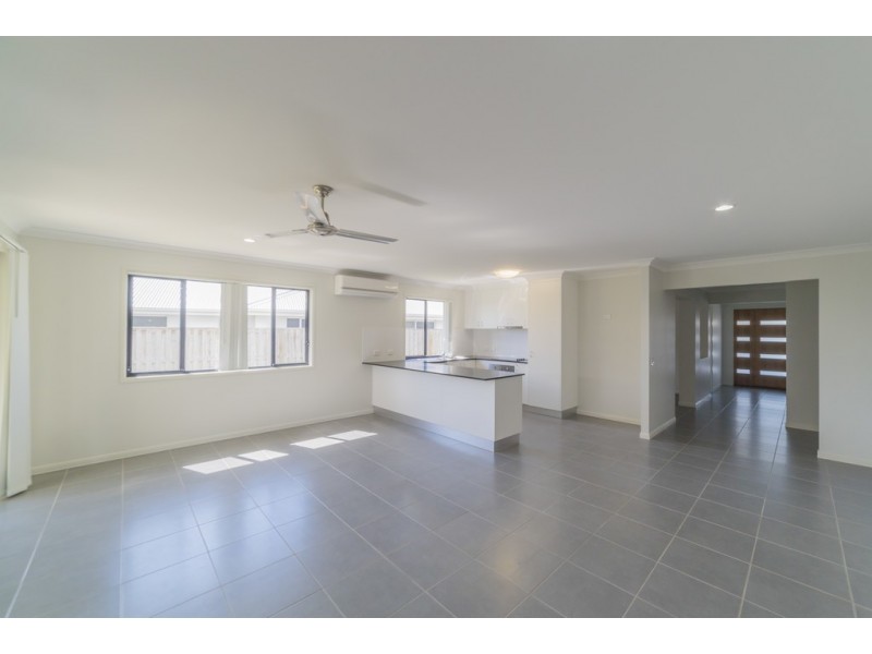 124 Whitehaven Drive, Blacks Beach QLD 4740