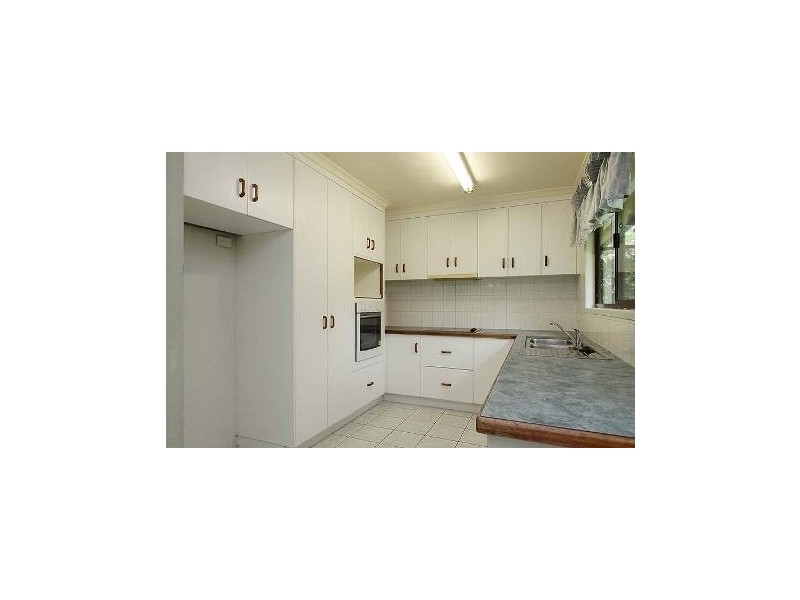 8 Eaglemount Road, Andergrove QLD 4740