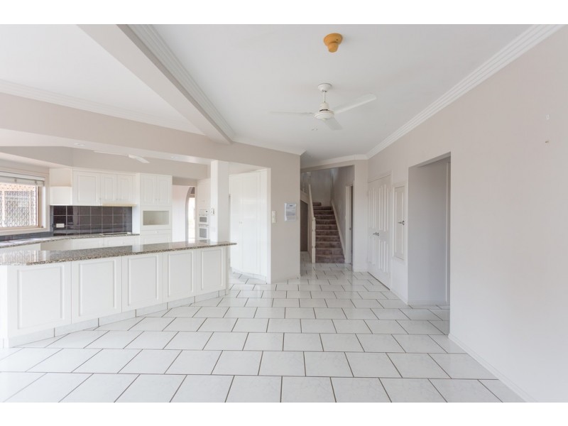 1 Glenhorn Close, West Mackay QLD 4740