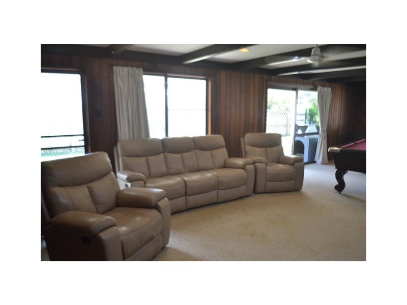 18 Bourke Street, Blacks Beach QLD 4740