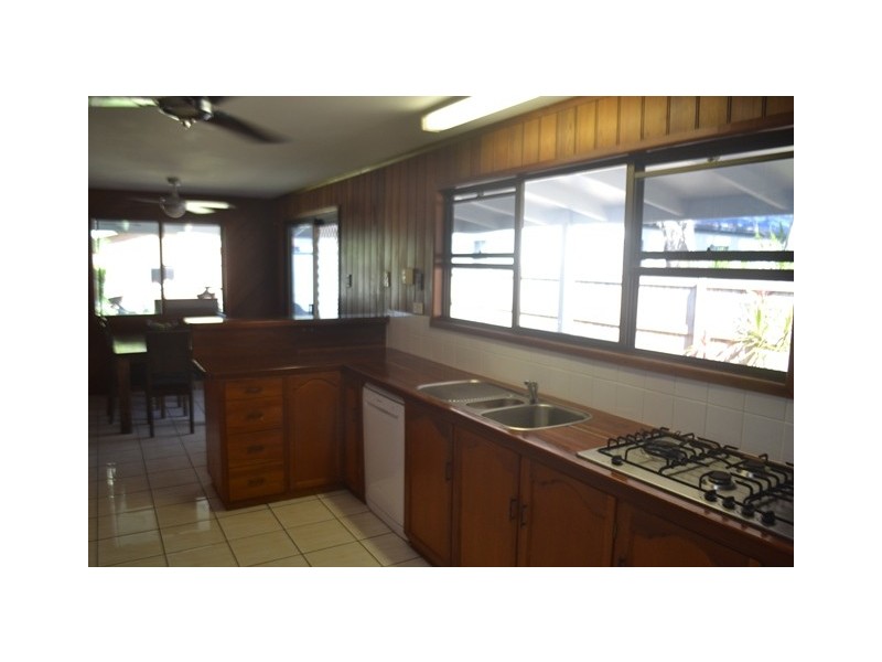 18 Bourke Street, Blacks Beach QLD 4740