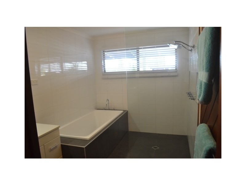 18 Bourke Street, Blacks Beach QLD 4740