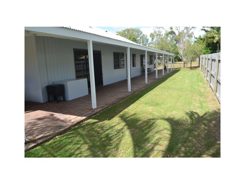 18 Bourke Street, Blacks Beach QLD 4740