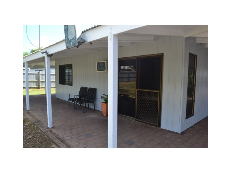 18 Bourke Street, Blacks Beach QLD 4740