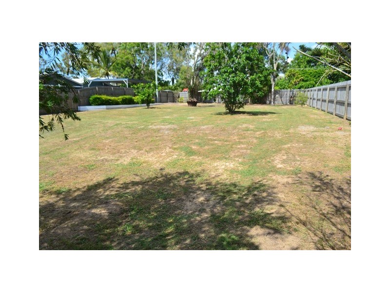 18 Bourke Street, Blacks Beach QLD 4740