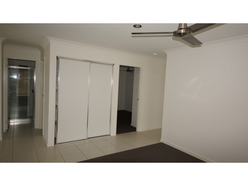 4 Williamtown Court, Rural View QLD 4740