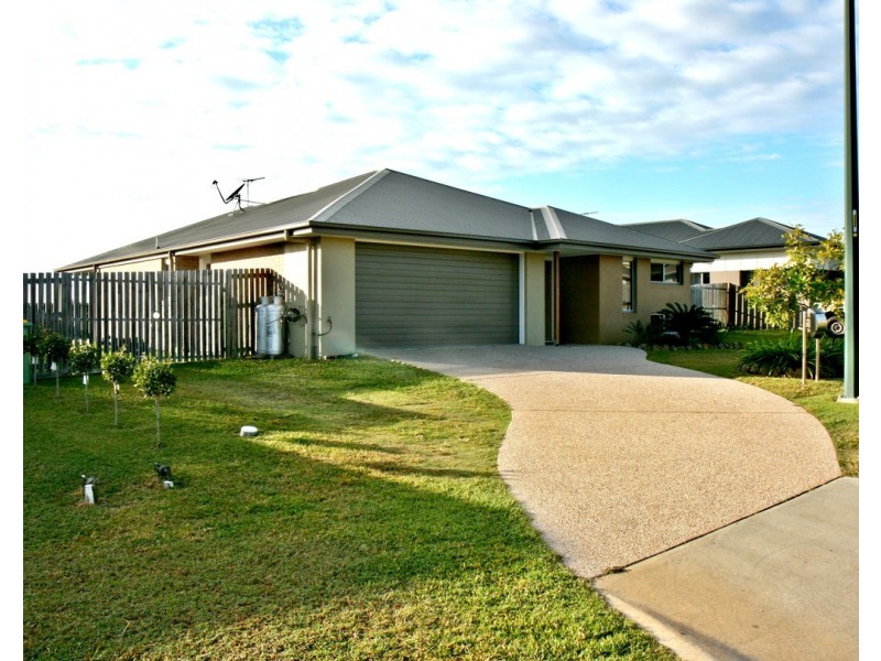 19 Dobinson Street, Bucasia QLD 4750