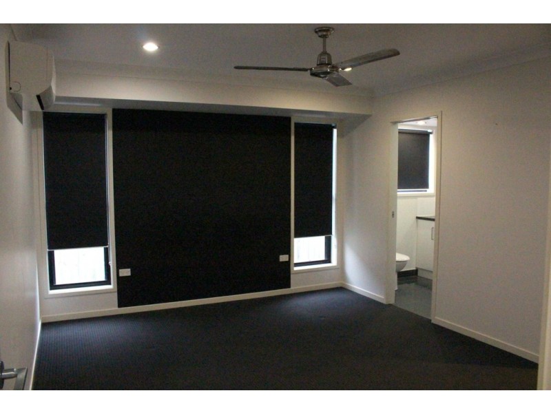 6 Salisbury Place, Ooralea QLD 4740