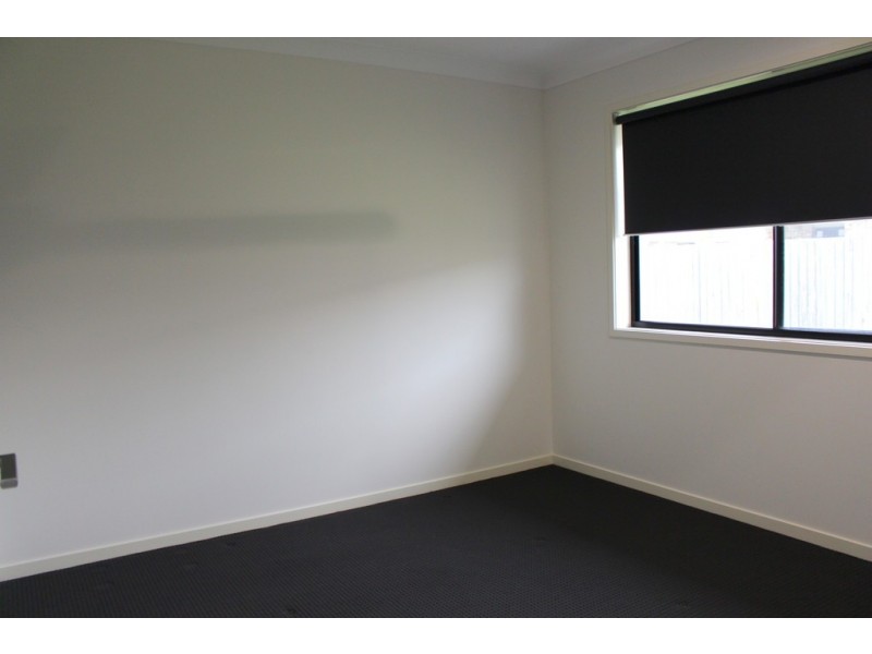 6 Salisbury Place, Ooralea QLD 4740