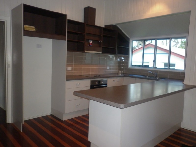 16 Holland Street, West Mackay QLD 4740