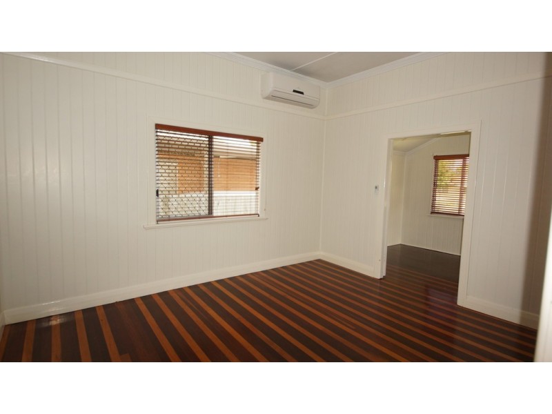 16 Holland Street, West Mackay QLD 4740