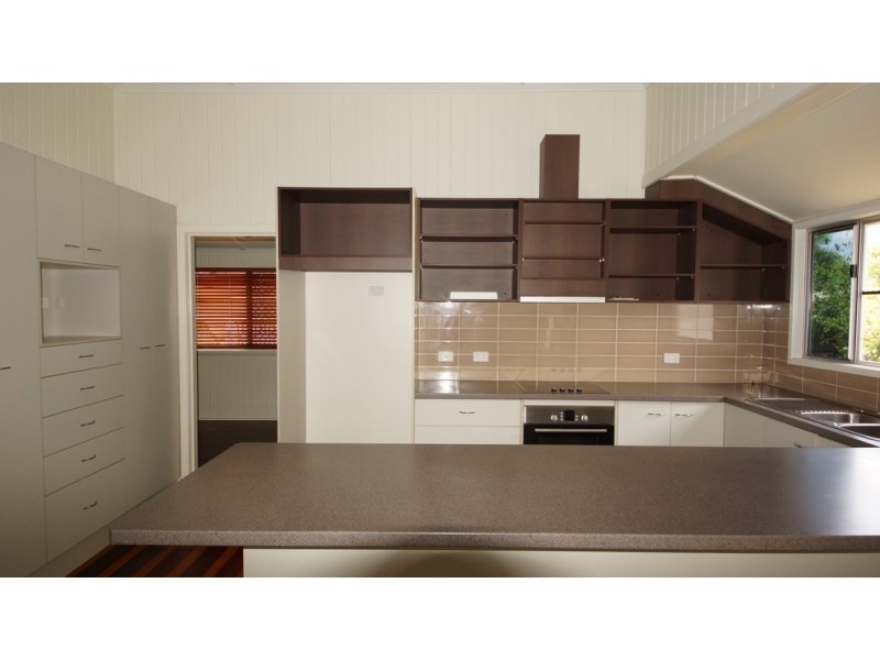 16 Holland Street, West Mackay QLD 4740