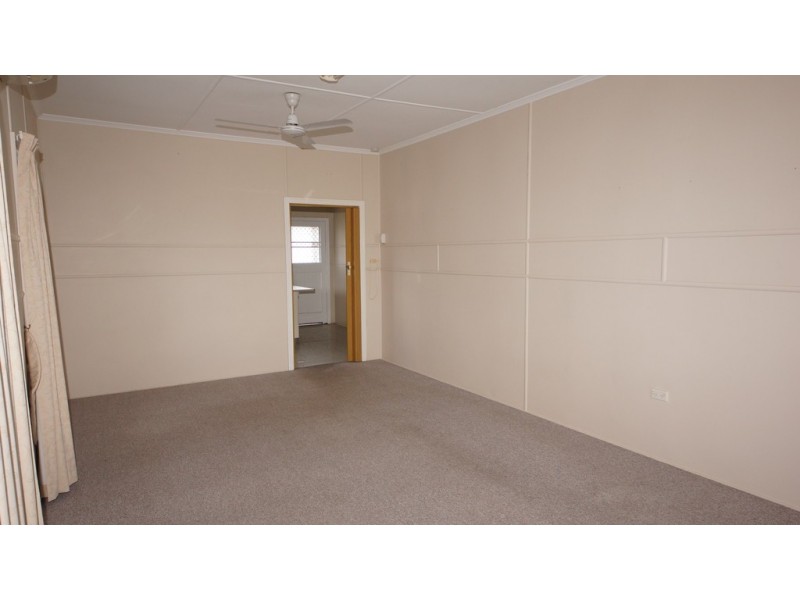 14 Edmond St, West Mackay QLD 4740