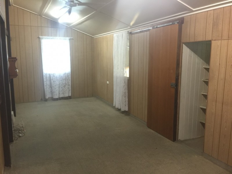 25 Taylor Street, West Mackay QLD 4740