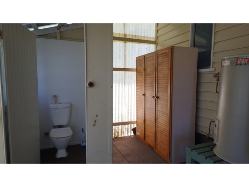 25 Taylor Street, West Mackay QLD 4740