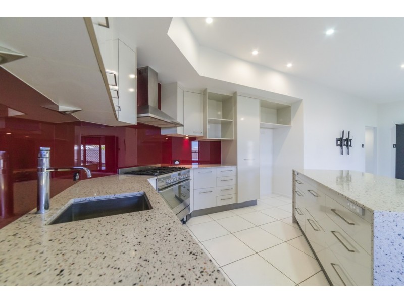 30 Raffia Street, Rural View QLD 4740