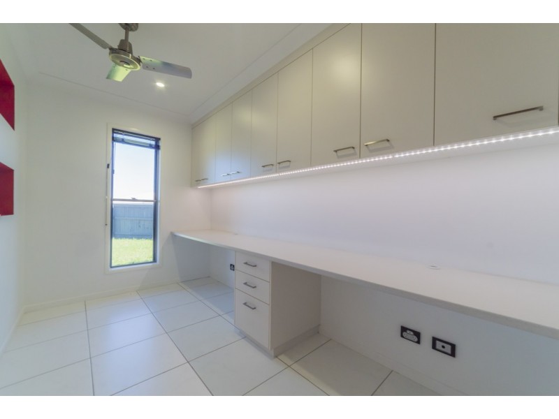 30 Raffia Street, Rural View QLD 4740