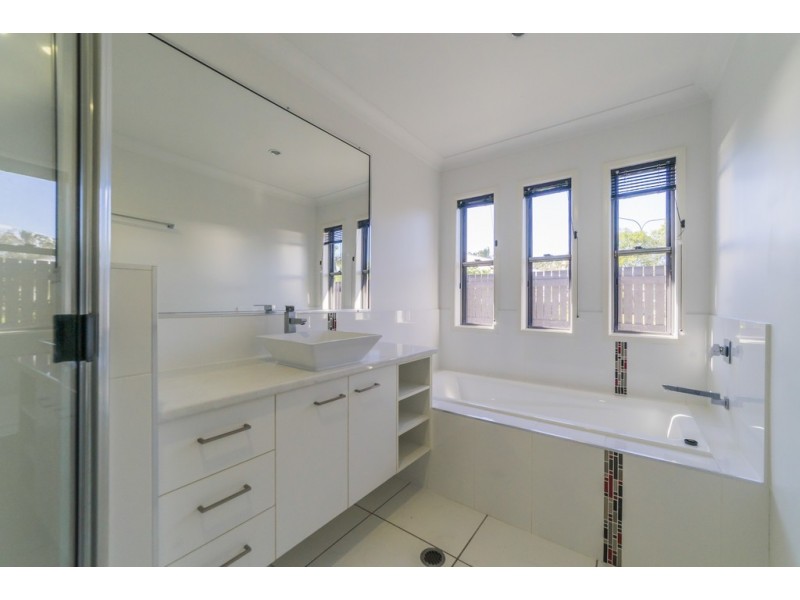 30 Raffia Street, Rural View QLD 4740