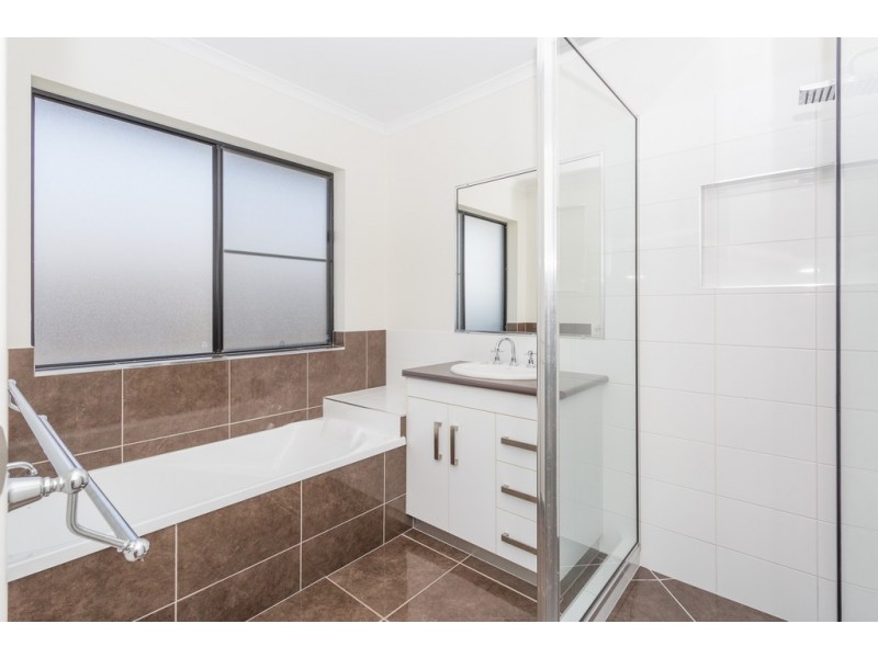 12 Pelorus Court, Ooralea QLD 4740