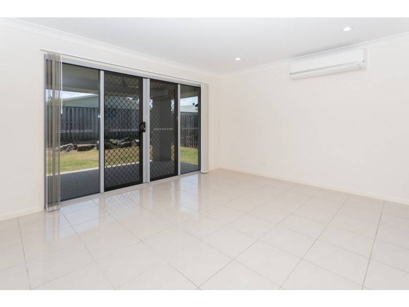 68 Newport Parade, Blacks Beach QLD 4740