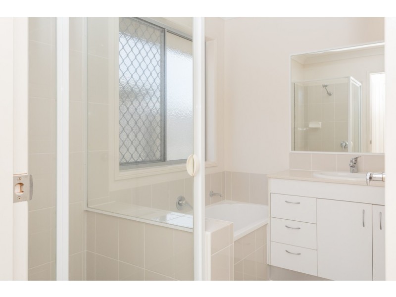 68 Newport Parade, Blacks Beach QLD 4740