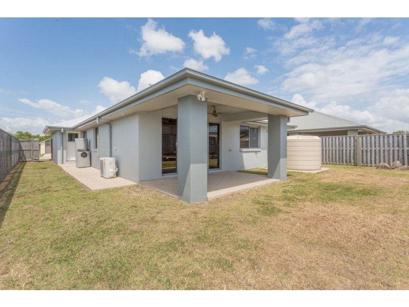 68 Newport Parade, Blacks Beach QLD 4740