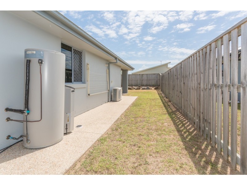 68 Newport Parade, Blacks Beach QLD 4740